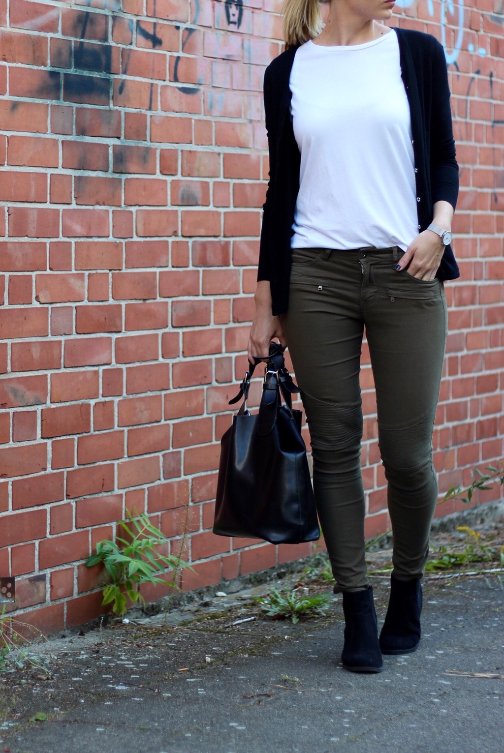 khaki-hose-outfit-herbst