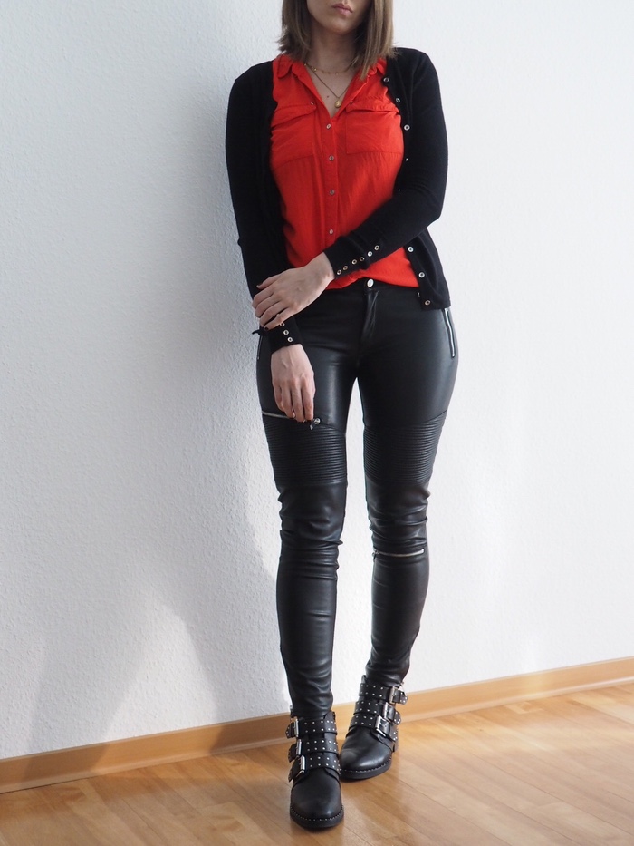 Frühlings-Outfit-2018-rot-Lederhose-Givenchy-Boots