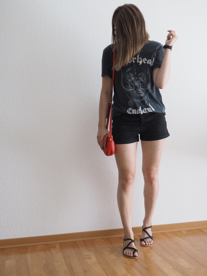 band-shirt-outfit-shorts-sommer-outfit-